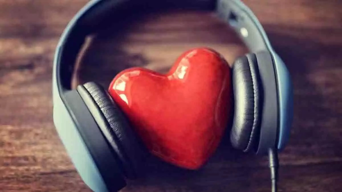 Corazón con auriculares