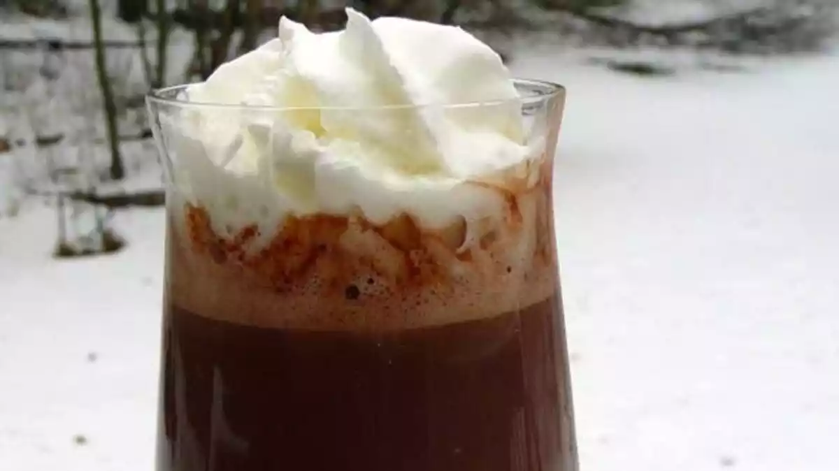 Chocolate Caliente con Top de Mascarpone