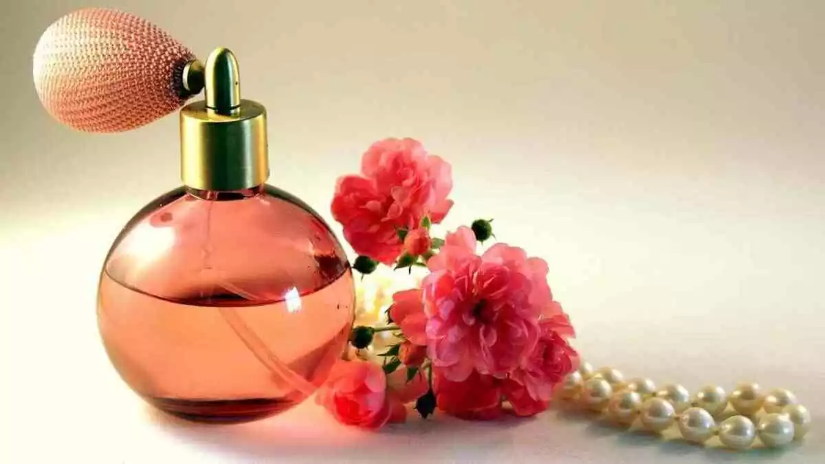 Perfume y flores