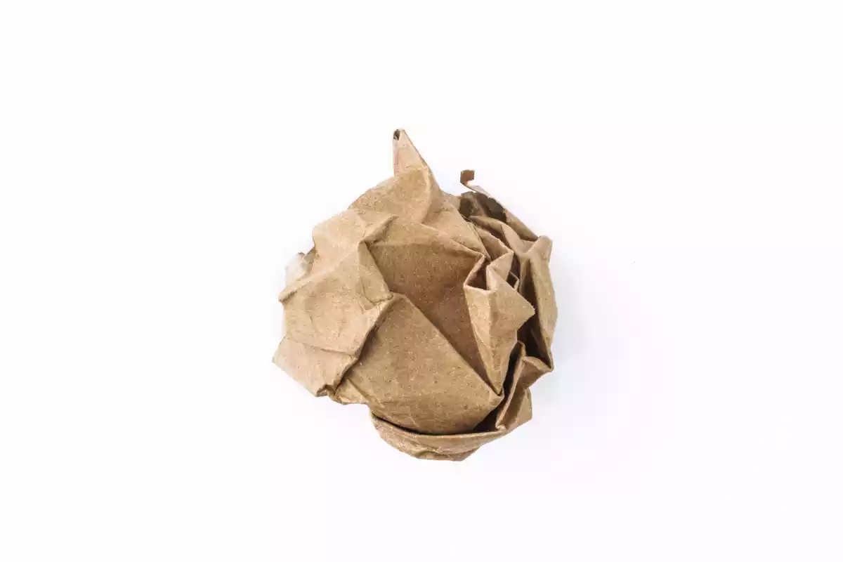 Bola de papel reciclado