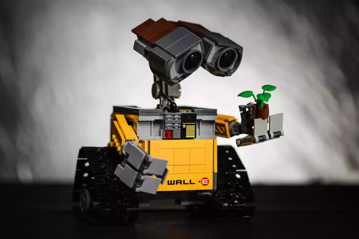 Robot de la película Wall-e de juguete con fondo difuminado